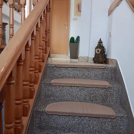 Lejla Mit Balkon * Sarajevo