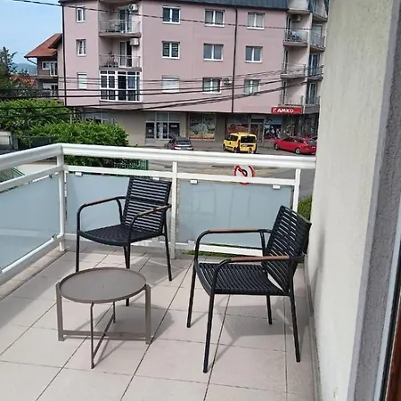 Lejla Mit Balkon Lägenhet
