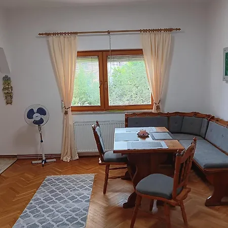 Lejla Mit Balkon * Sarajevo